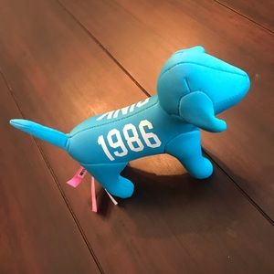 PINK VS Dog in Turquoise